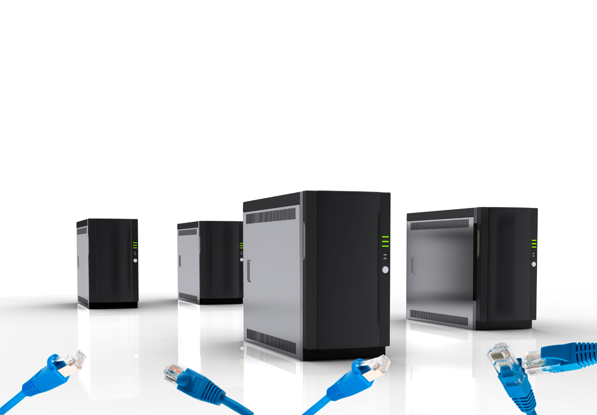 Eine Reihe schwarzer Servertürme steht auf einer reflektierenden Oberfläche, an deren Vorderseite mehrere blaue Ethernet-Kabel angebracht sind. Die Server haben grüne Kontrollleuchten und der Hintergrund ist in reinem Weiß gehalten.