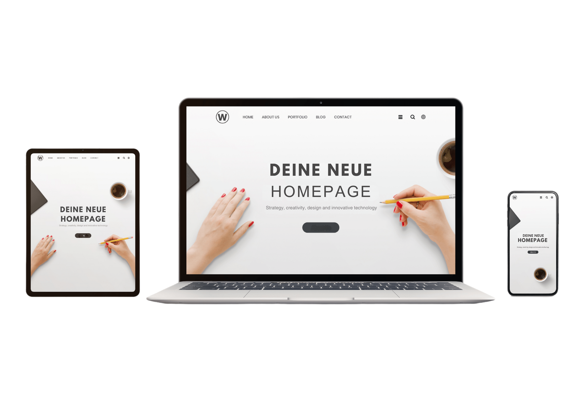 Auf einem Laptop, Tablet und Smartphone wird die Homepage einer Website mit dem Text „DEINE NEUE HOMEPAGE“ angezeigt. Eine Hand mit einem Bleistift ist zu sehen, und auf dem Bildschirm steht eine Tasse Kaffee. Das Website-Menü umfasst Home, Über uns, Portfolio, Blog und Kontakt.