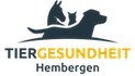 logo_hembergen_max Logo für Tiergesundheit Hembergen, perfekt zur Verbesserung Ihrer Homepageentwicklung. Es zeigt die Silhouetten eines Pferdes, einer Katze und eines Hundes. Der Text „Tiergesundheit Hembergen“ steht darunter, mit „Tiergesundheit“ in Schwarz und Orange und „Hembergen“ in Schwarz.